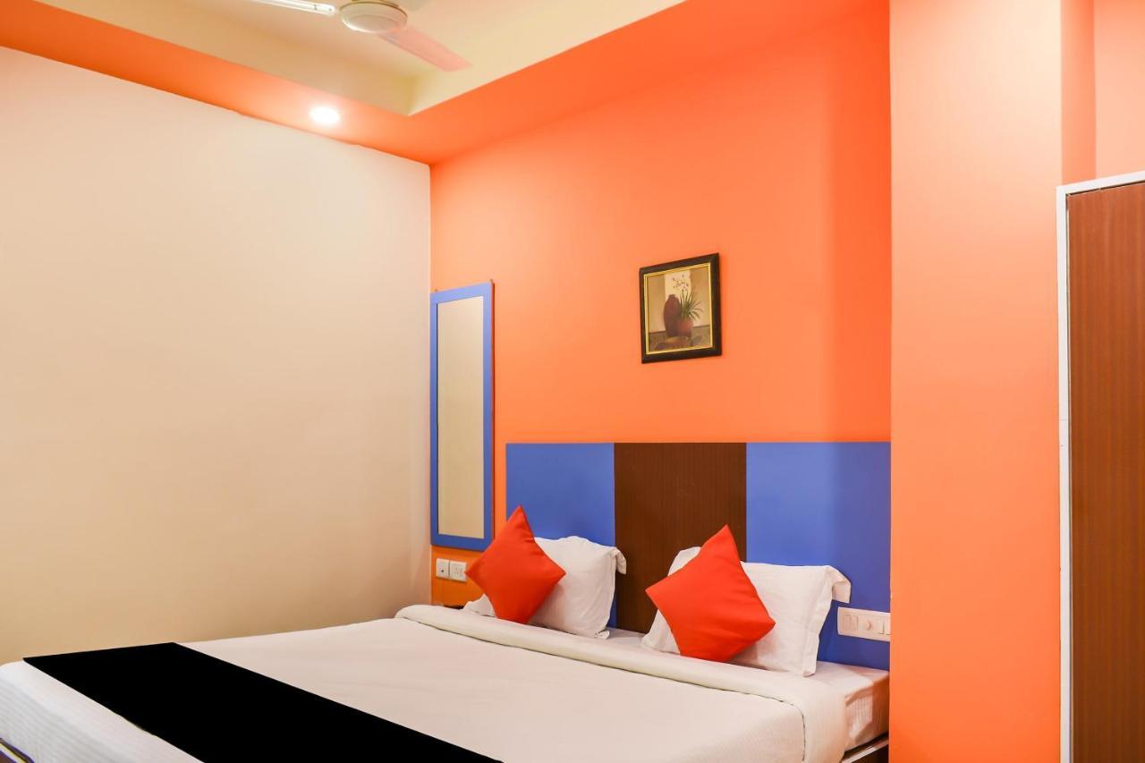 Capital O 67249 Hotel Planet บูบันเนสชวาร์ ภายนอก รูปภาพ