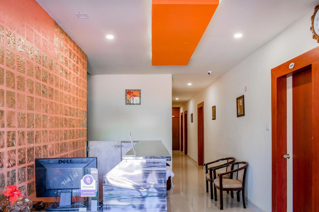 Capital O 67249 Hotel Planet บูบันเนสชวาร์ ภายนอก รูปภาพ