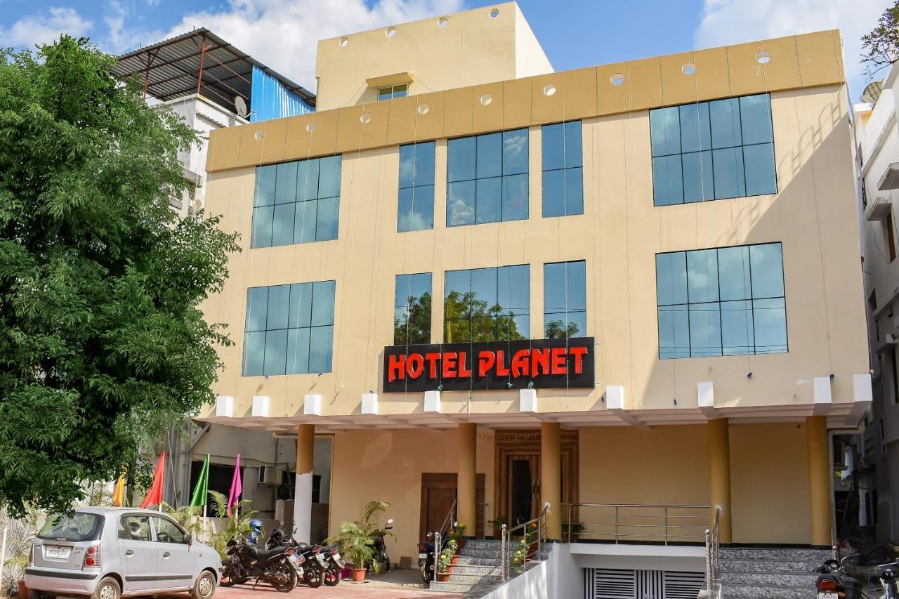 Capital O 67249 Hotel Planet บูบันเนสชวาร์ ภายนอก รูปภาพ