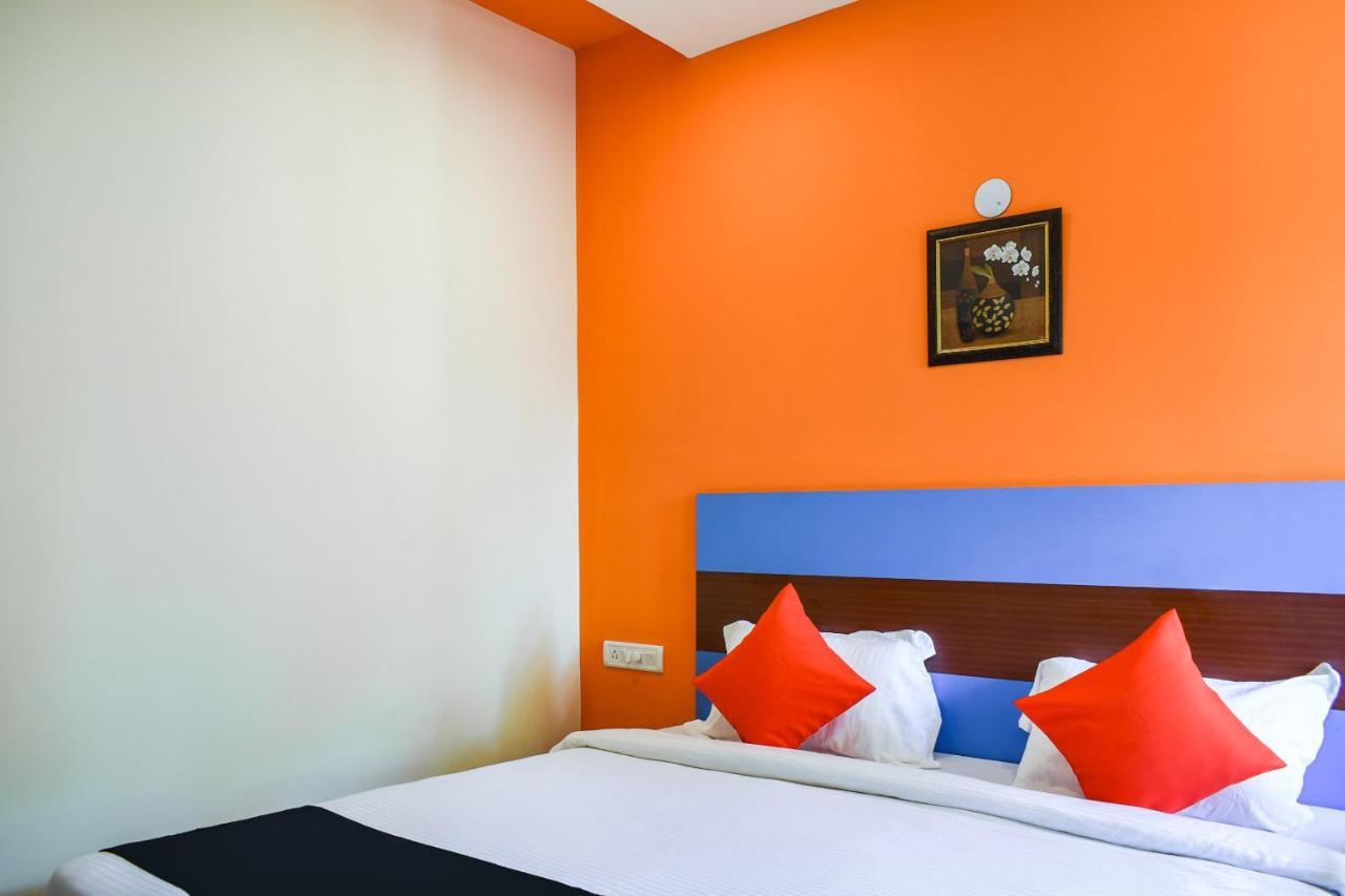 Capital O 67249 Hotel Planet บูบันเนสชวาร์ ภายนอก รูปภาพ