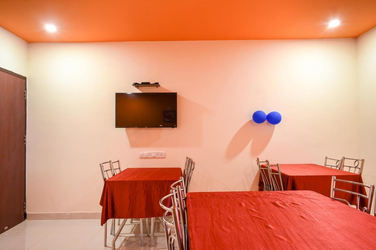 Capital O 67249 Hotel Planet บูบันเนสชวาร์ ภายนอก รูปภาพ