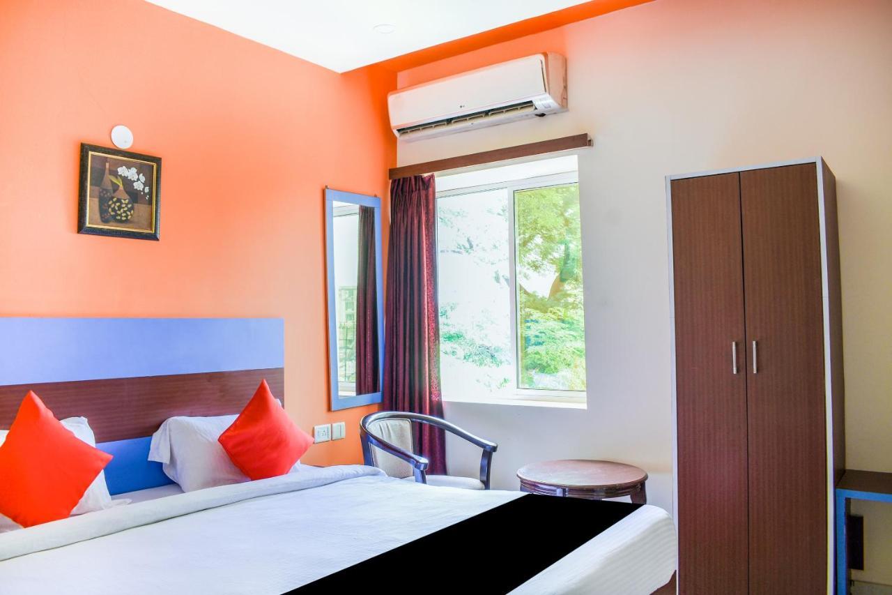 Capital O 67249 Hotel Planet บูบันเนสชวาร์ ภายนอก รูปภาพ